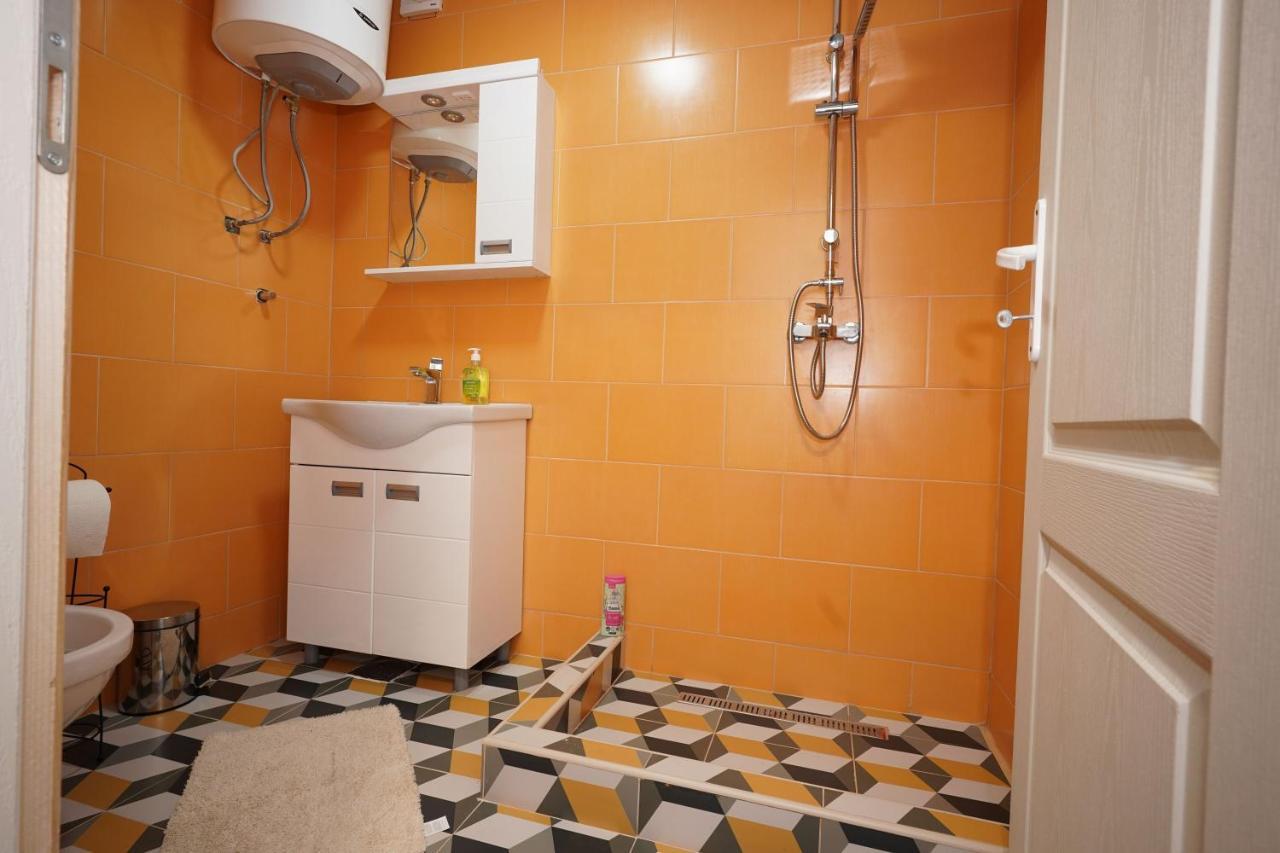Zmaj Ognjeni Etno Concept Appartement Kupinovo Buitenkant foto