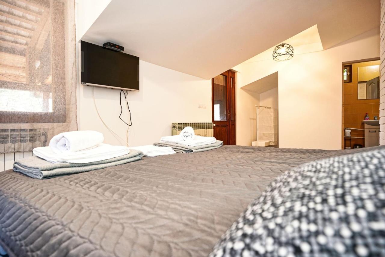 Zmaj Ognjeni Etno Concept Appartement Kupinovo Buitenkant foto