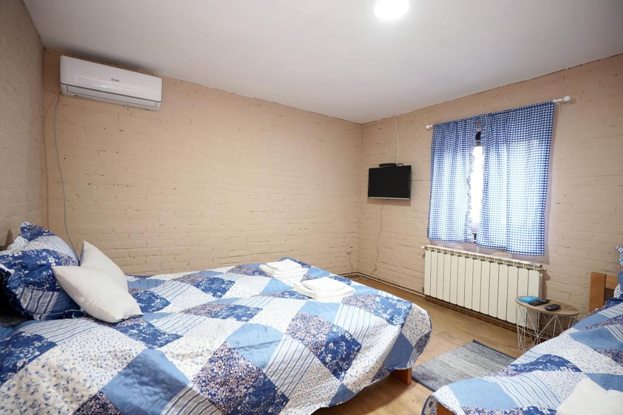 Zmaj Ognjeni Etno Concept Appartement Kupinovo Buitenkant foto